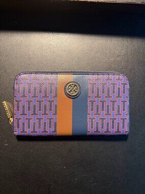 Tory Burch Leather T Pattern Zip Around Wallet in Blue/Brown T Design